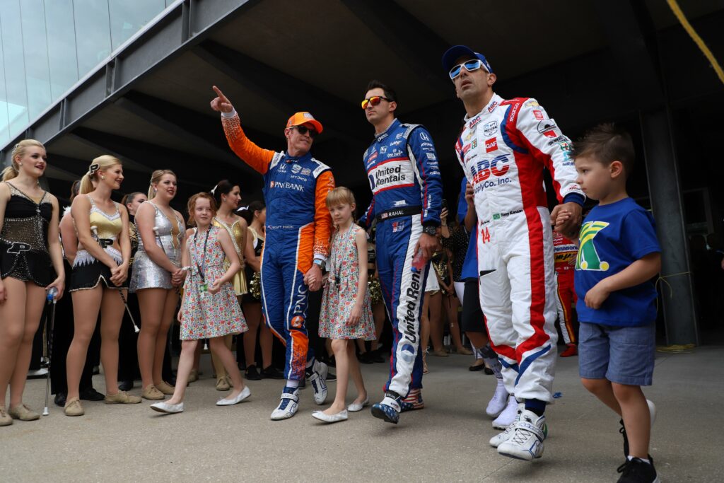 Balról jobbra: Scott Dixon, Graham Rahal, és Tony Kanaan a 2019-es Indy 500-on
