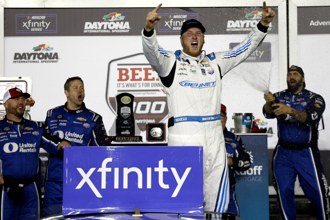 Austin Hill lett a 2022-es Daytonai Xfinity szezonnyitó győztese