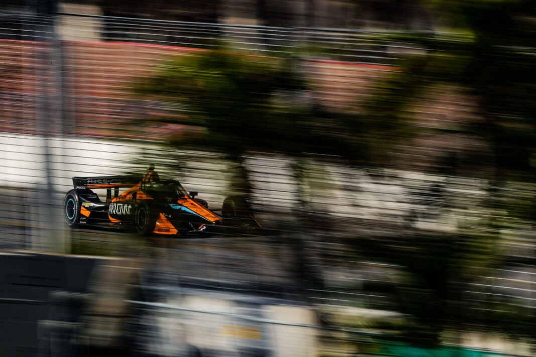 Pato O'Ward az Arrow McLaren SP volánja mögött