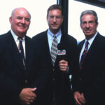 Bob Jenkins középen, mellette a NASCAR két legendás alakja; balra Benny Parsons, jobbra Ned Jarett