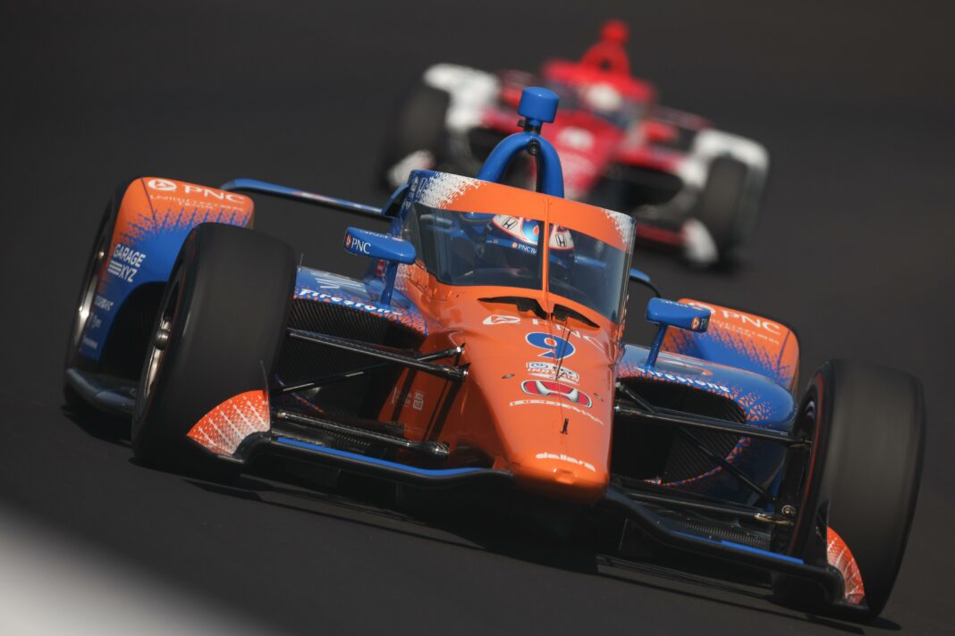 Scott Dixon a 2022-es Indy 500 első tesztnapján