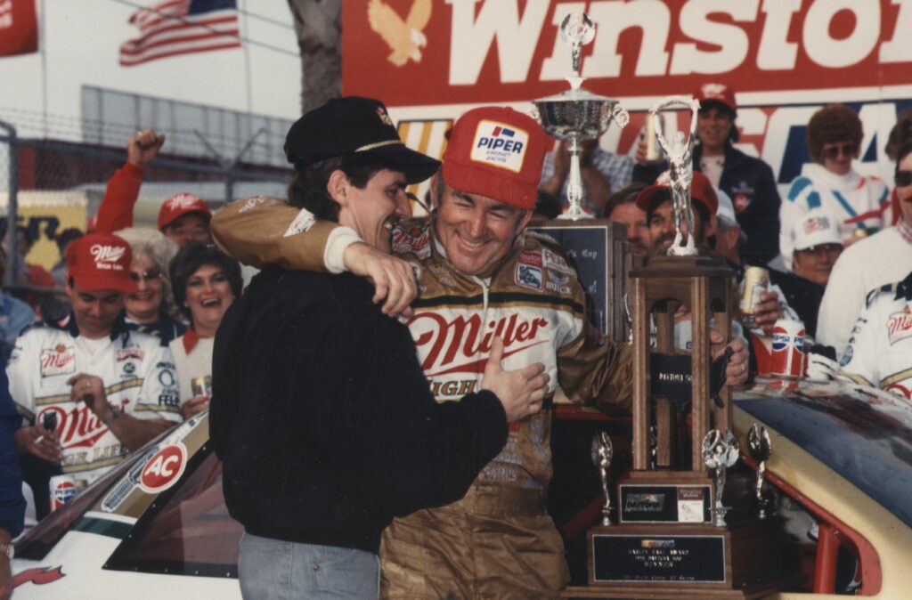 Davey Allison és Bobby Allison az 1988-as Daytona 500 után