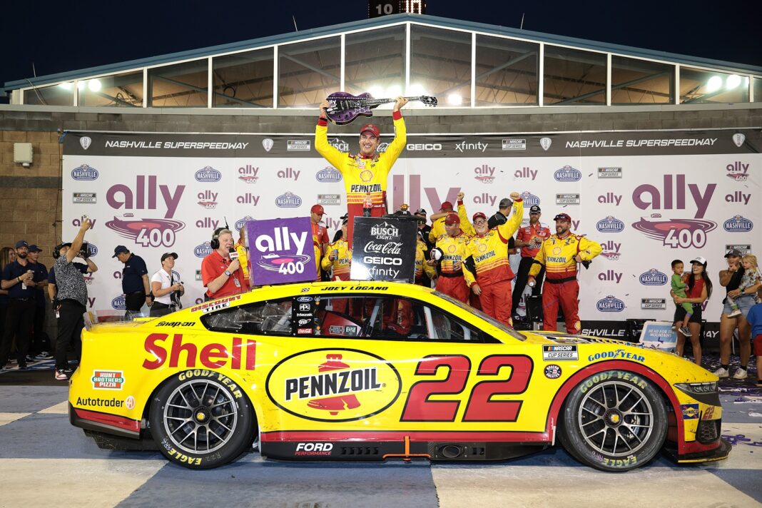 NASCAR Cup Series, Joey Logano, Team Penske, Shell Pennzoil Ford Mustang, Nashville Superspeedway, 2024